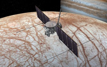 미국항공우주국(NASA)은 2020년대 목성 위성인 유로파를 탐사할 유로파 클리퍼를 개발 중이다. - (주)동아사이언스 제공
